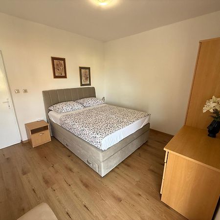 Apartmani Stambuk Jelsa  Esterno foto
